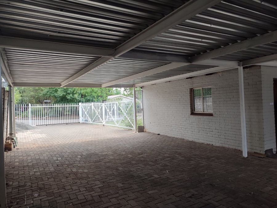 8 Bedroom Property for Sale in Brandwag Free State